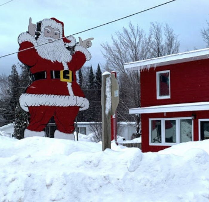 Christmas - 2020S Street View (newer photo)